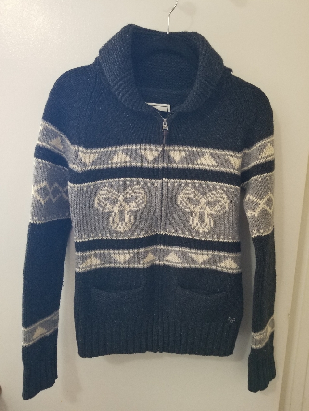TNA Aritzia Lambswool Zip Sweater Nordic inspired Cabin Core Small